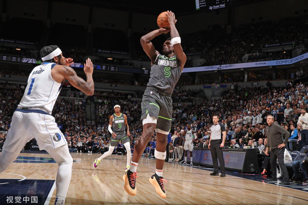 在他职业生 在他职业生